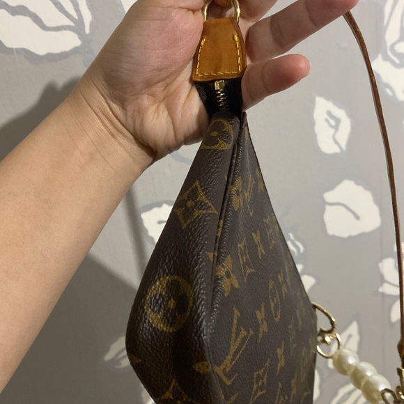 Aunthentic ❌sold on my fbpageLUXONLINECANADA - Picture 10 of 17